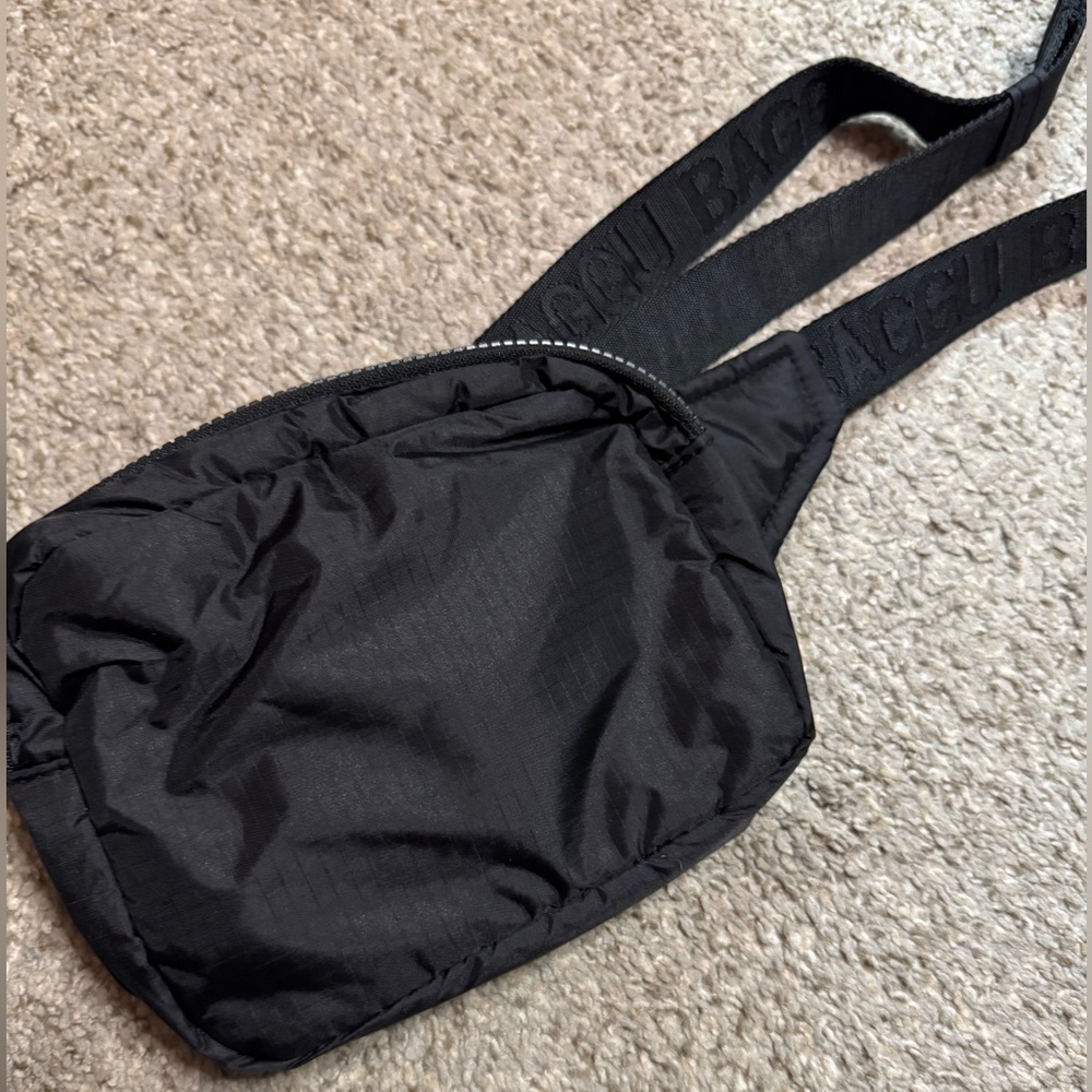 Baggu mini fanny pack 🖤